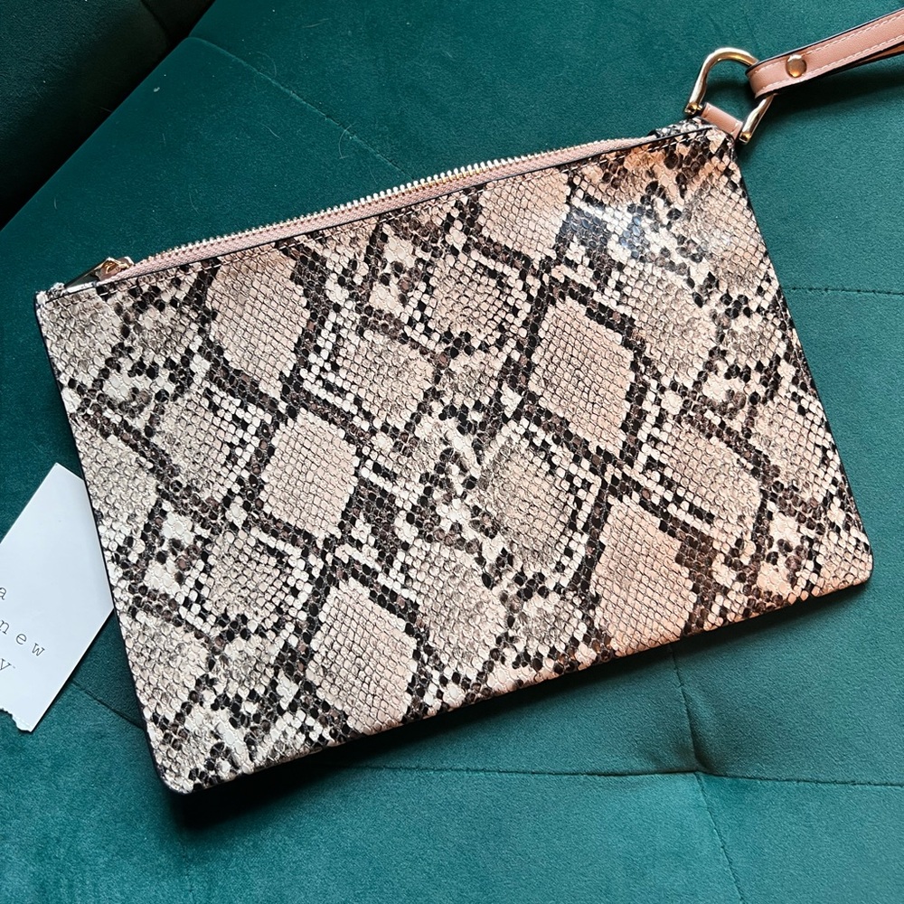 Wristlet/pouch